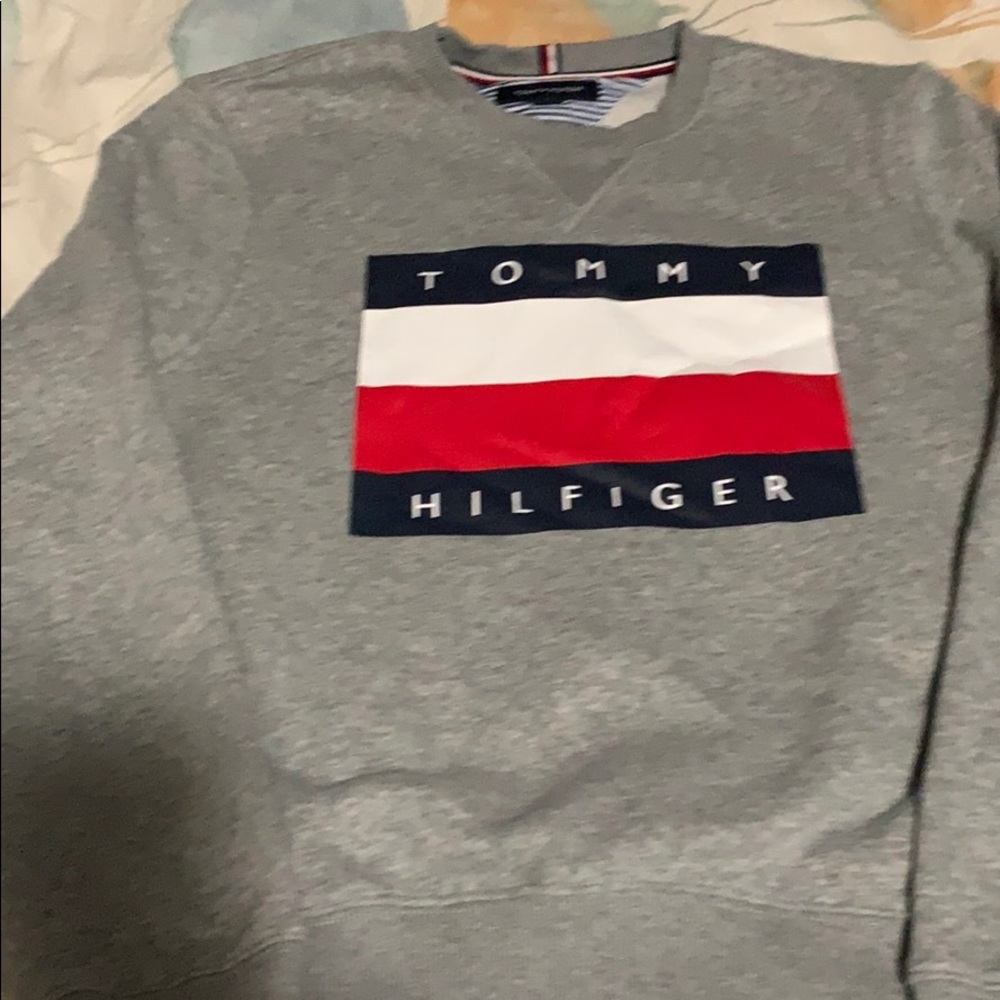Women’s Tommy Hilfiger sweatshirt